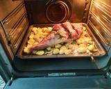 Foto del paso 4 de la receta: Pierna de cordero recental al horno con patatas y uvas