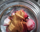 Foto del paso 2 de la receta: Kéfir con chía y frutas 🥛🍒🍓