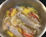 Hình bước làm 2 của món Canh Mực Nấu Thơm Cà