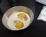A picture of step 1 of Quick and easy french toast.