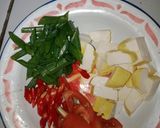 Foto langkah ke 2 dari resep Sup Ayam Tahu.