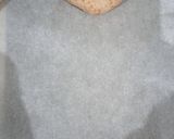 Foto del paso 10 de la receta: Pizza Frita con Salsa de Tomate, Mozzarella y Aceitunas Negras