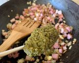 A picture of step 3 of Gnocchi with green pesto and pancetta 🇮🇹 🍝.