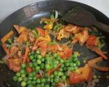 बची हुई रोटी का उपमा recipe step 3 photo