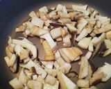 Foto del paso 1 de la receta: Tortilla con Setas de cardo
