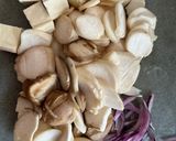 Hình bước làm 1 của món Canh bông hẹ Miso (ngày 5)