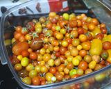 Foto del paso 5 de la receta: Banderillas de encurtidos, peras y anchoas