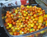 Foto del paso 5 de la receta: Banderillas de encurtidos, peras y anchoas