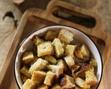 Foto langkah ke 5 dari resep Garlic Croutons.