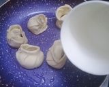 A picture of step 4 of Veg Momos.