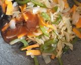 A picture of step 4 of Veg Hakka Noodles.