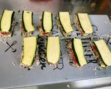 Une image de l'étape 16 de Courgettes en mini sandwichs croustillants aux tomates, bœuf et fromage.