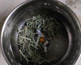 A picture of step 2 of Lemon grass cooler.