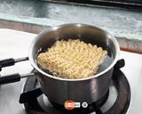 A picture of step 2 of Potato Maggi.