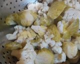 Foto del paso 2 de la receta: Ropollito de Bruselas y coliflor con salsa Blanca