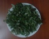 Hình bước làm 2 của món Gà tần lá ngải