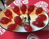 Une image de l'étape 7 de Bonbons gélifiés « skull » à la pêche de vigne.