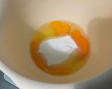 Une image de l'étape 3 de Gâteau aux prunes et fruits confits au rhum.