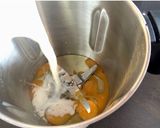 Une image de l'étape 1 de Mini brioches moelleuses.