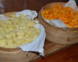 Foto del paso 1 de la receta: Ensalada tibia  de papa y zapallo ahumado