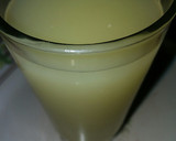 A picture of step 4 of Lemon and ginger lemonade.
