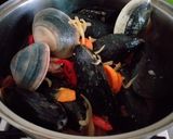 Foto del paso 2 de la receta: Estofado de mariscos con papas fritas y salsa verde