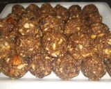 A picture of step 5 of Coconut ladoo.