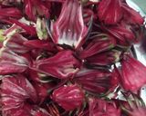 Foto langkah ke 2 dari resep Teh Rosella.
