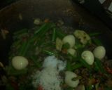 Foto langkah ke 6 dari resep Tumis kerang telur puyuh bunga bawang.