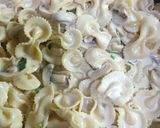Foto del paso 4 de la receta: Fideos a la crema, con verdeo y champiñones 😋🍄