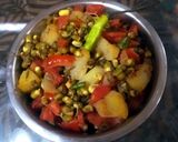 A picture of step 4 of Veg Saprounds Salad.