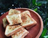 Foto langkah ke 4 dari resep Garlic Bread.