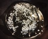 Foto del paso 2 de la receta: Arroz con aros de calamar y langostinos en 30 minutos