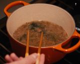 A picture of step 2 of Oyakodon.