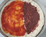 Foto langkah ke 4 dari resep Pizza Dua Rasa.