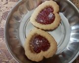 A picture of step 9 of Jim jam cookies.