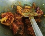 A picture of step 2 of Capsicum chicken.