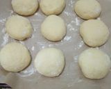Foto langkah ke 5 dari resep Donat kampung varian topping.