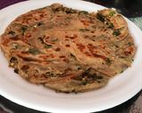 A picture of step 7 of Green chilli and garlic laccha paratha.