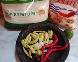 Foto langkah ke 1 dari resep Sambal Terasi Jeruk Nipis.