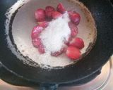 Foto langkah ke 1 dari resep Korean Strawberry Milk.
