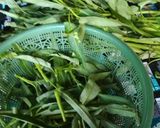 Foto langkah ke 2 dari resep Tumis kangkung saus Tiram.