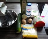 Cukkini tócsni - gluténmentes recept fázis 1 fotója