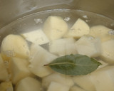 Foto del paso 1 de la receta: Patatas al ajo con especias