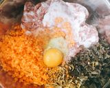 Hình bước làm 2 của món Chả giò tôm thịt