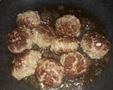 A picture of step 1 of Macaroni and meatballs.