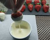 Foto del paso 3 de la receta Fresas bañadas de chocolate