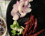 รูปขั้นตอนการทำที่ 3 ของ กุ้งราดซอสมะขาม
