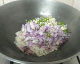 A picture of step 3 of Bread Upma.