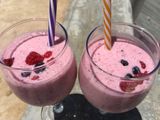 Raspberries, blueberries and pineapple smoothie